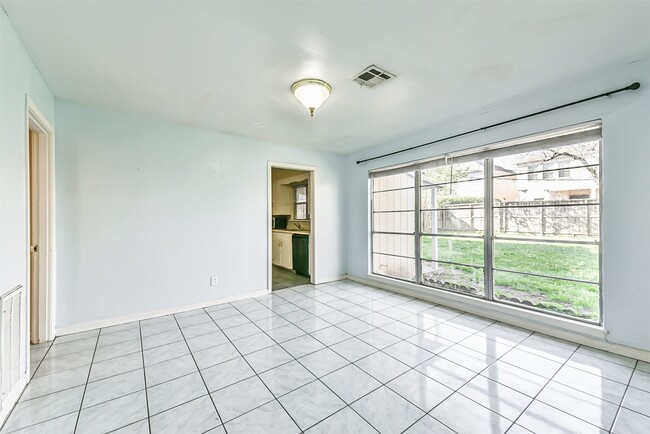 Photo - 4710 Wedgewood Dr