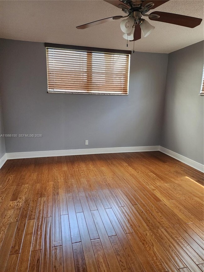 Photo - 681 S Hollybrook Dr Unidad 110