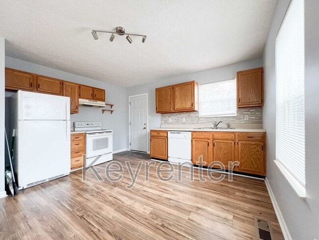 Photo - 2808 Knott Rd