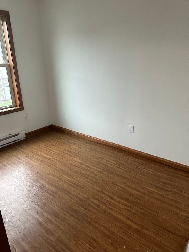 Photo - Spacious 2 Bedroom Townhouse