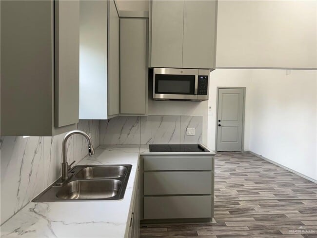 Photo - 8 Miller Ave