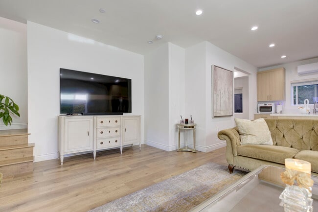 Photo - 5206 Goodland Ave