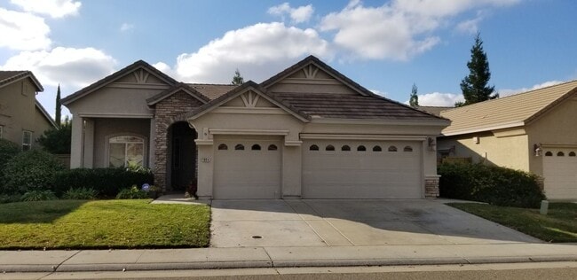Photo - 1004 Hildebrand Cir
