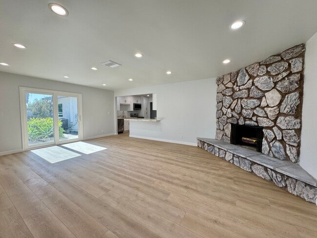 Photo - Newly Remodeled Gorgeous Open Floor Plan on a large Corner Lot