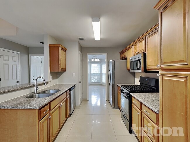 Photo - 2098 Clearvista Dr NW