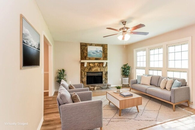 Photo - 3138 Calumet Pl NW