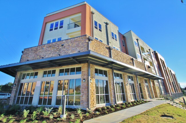 Balcones Lofts