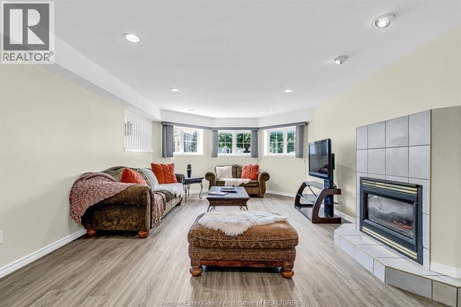 Photo - 850 Lake Shore Dr
