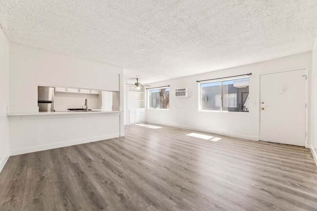 Photo - Lindley Apartments