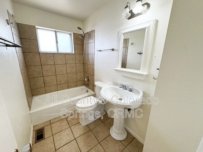 Photo - 2510 Ivanhoe Dr