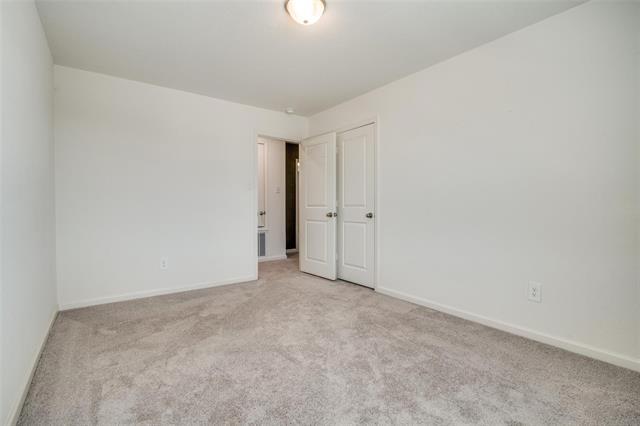 Photo - 731 Yorkshire Dr