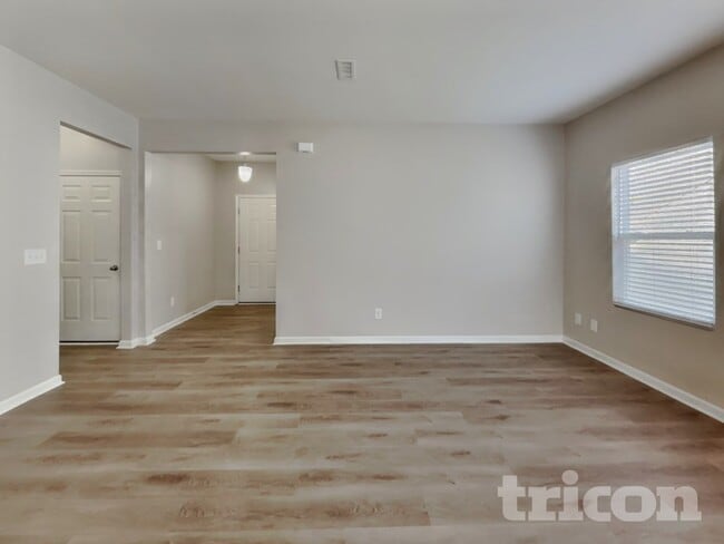 Photo - 75 Stratford Dr