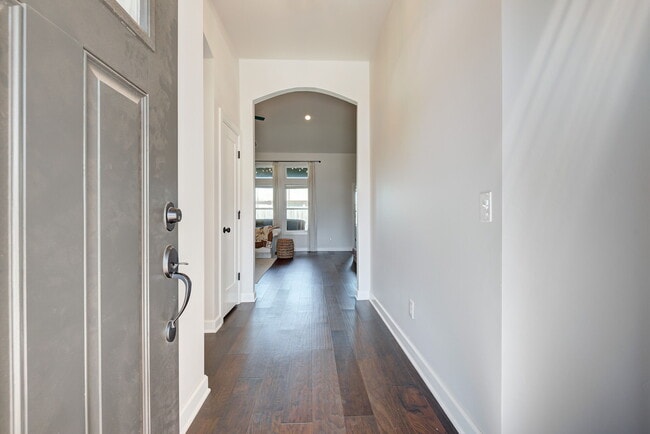 Entry - 817 Scully Rd