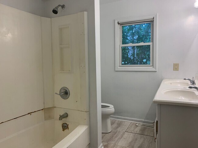 Photo - 833 Westmoreland Ave