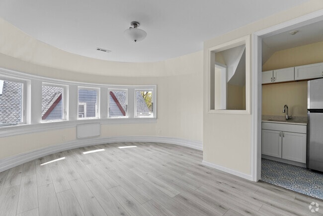 Building Photo - 72 S Main St Rental