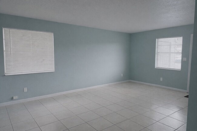 Photo - 3701 SW 59th Terrace Unidad 11