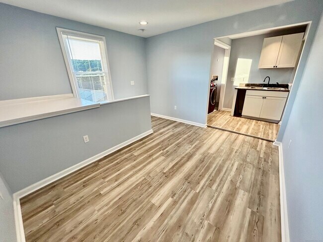 Photo - 8 Richards Ave Unit 3
