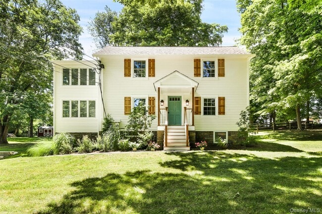 Building Photo - 4 Quaker Rd