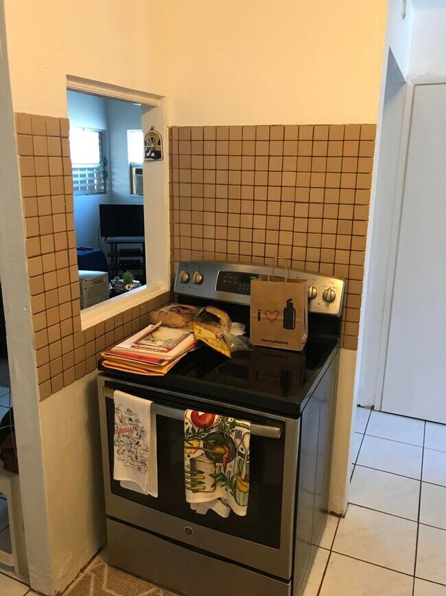Photo - 87-1550-1550 Farrington Hwy Townhome