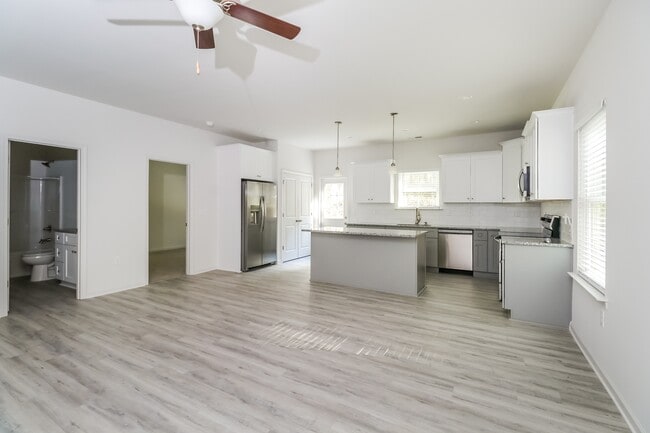 Photo - 621 Burrington Ct