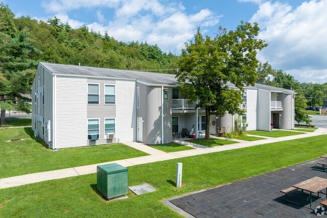 Emerald Pond Estates