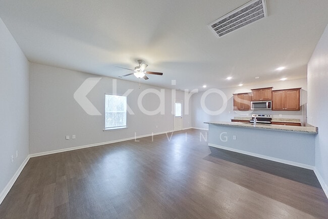 Photo - 1040 Pilgrim Ln