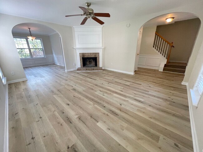 Photo - Beautiful, updated 3br 2.5 ba home with garage, fenced-yard in Home Valley Farms Now Available!