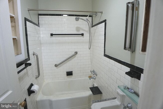 Photo - 1000 Edmondson Ave