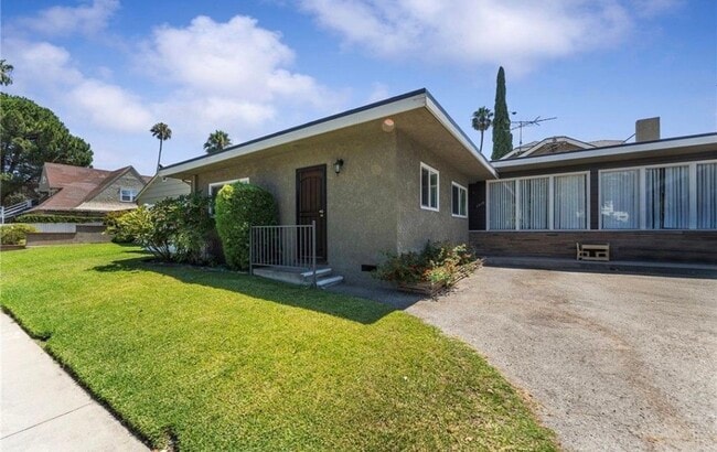 Building Photo - 1218 E Washington Blvd