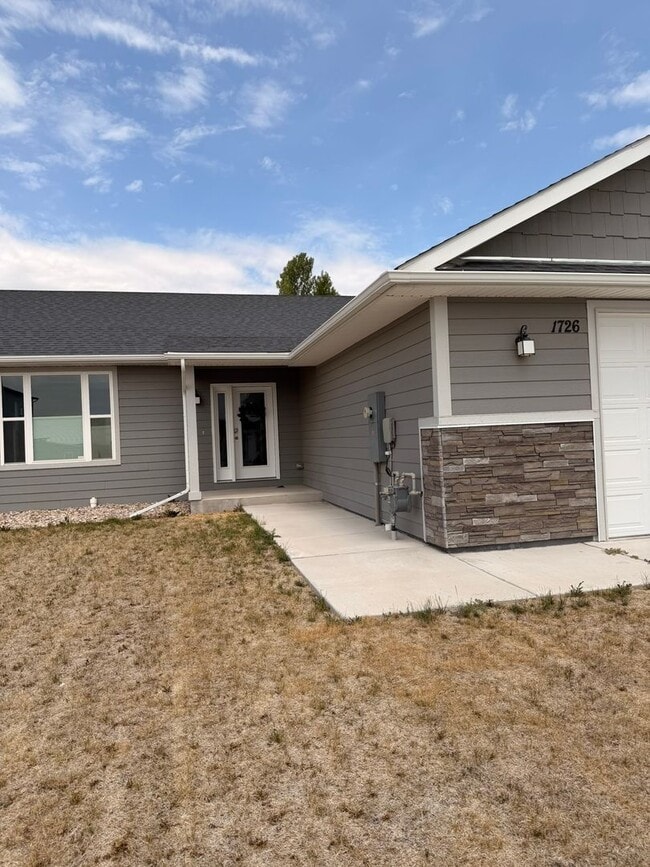 Photo - Modern, spacious, and move-in ready—this is the rental you’ve been waiting for!
