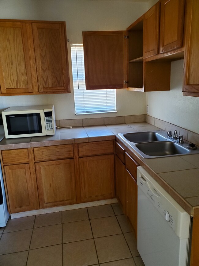 Photo - 806 W Plaza Dr Apartments Unit #B