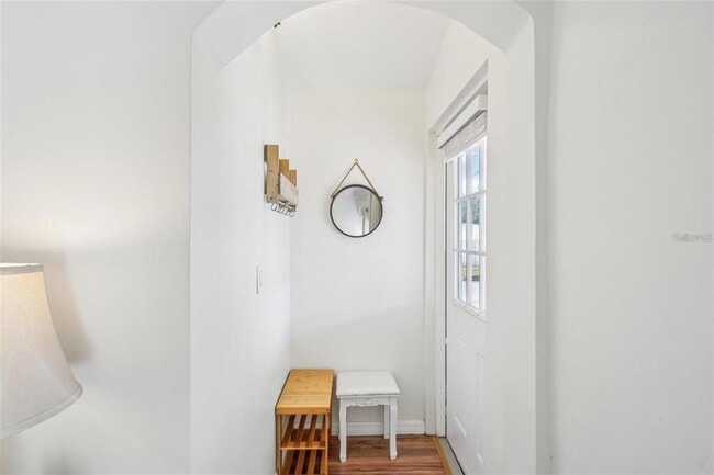 Photo - 327 25th St S