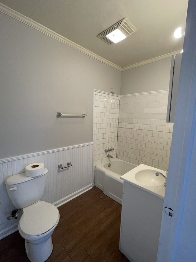 139 N Carrollton Ave Unit 2D