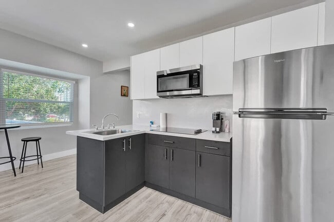 Photo - 906 N Riverside Dr Unidad SI ID1503956P