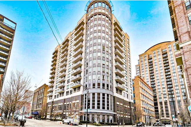 Building Photo - 421 W Huron St Unit 907