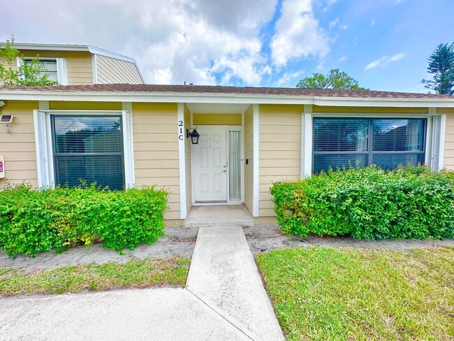 Photo - 104 Lakewood Dr