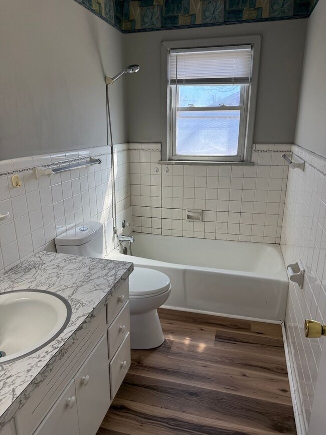 Photo - 215 McCormick St Unidad 215 A McCormick