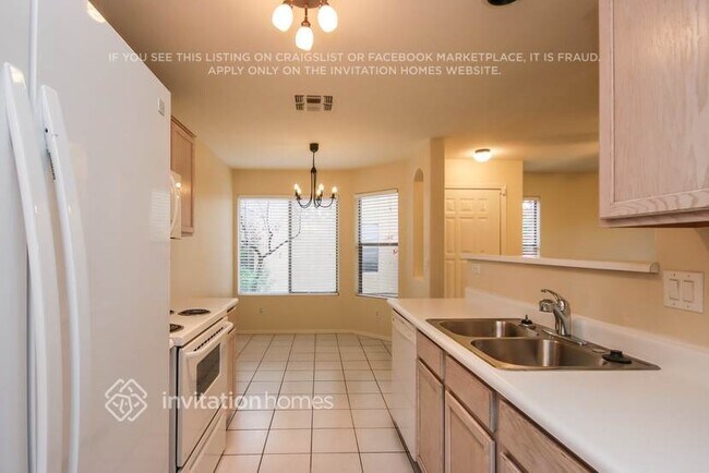 Photo - 1768 E Los Alamos St