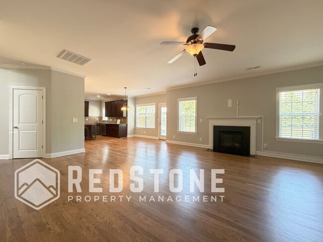 Photo - 1823 Buxton Way