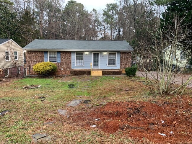 Building Photo - 562 Granite St