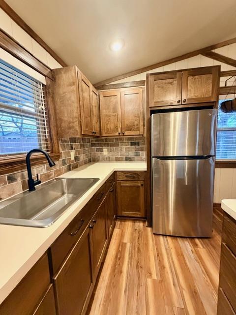 Photo - 520 Leisure Ln