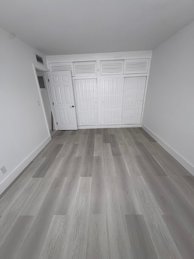 Photo - 5050 Bayview Dr Unit 6