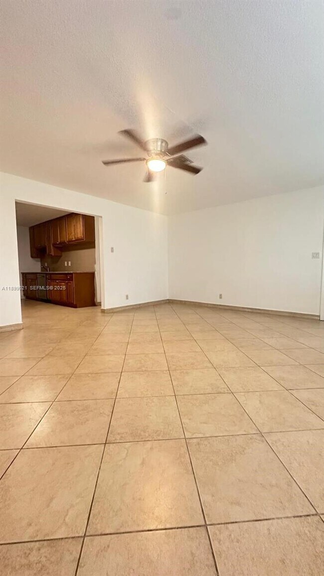 Photo - 1753 NE 18th St Unit 1755