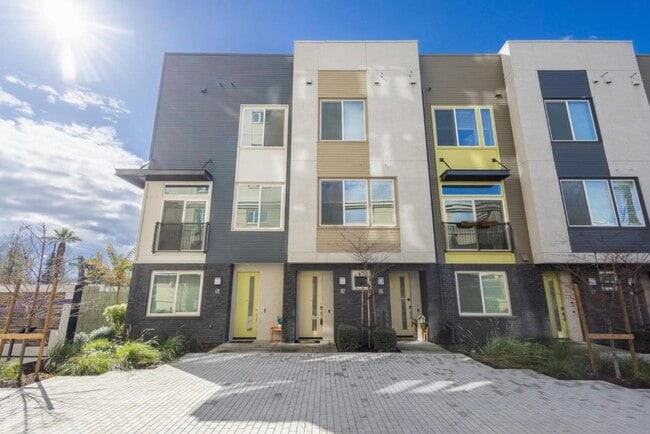 Photo - 182 Velocity Way