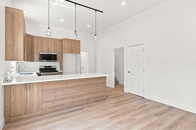 Photo - 3410 W 27th St Unit 3410