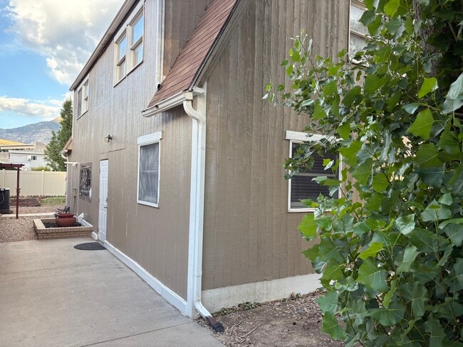 Building Photo - 675 W 1800 N Rental