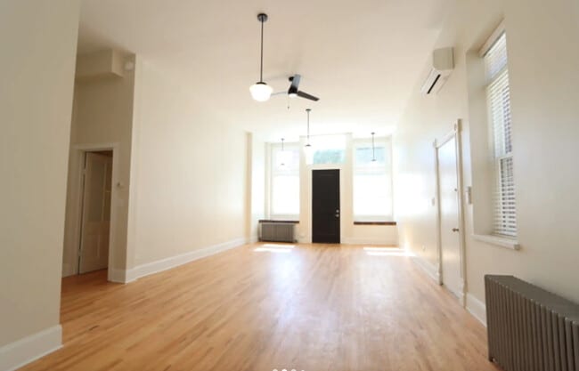Photo - 1318 W Erie St