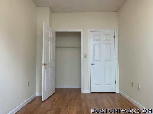 Photo - 81 Essex St Unidad 83