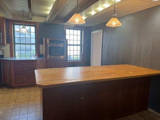 Photo - 20 Main St Unit Main House