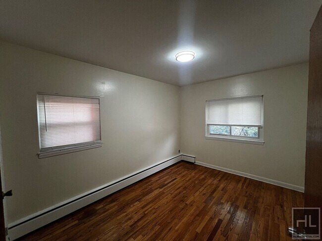 Photo - AMUNDSON AVENUE Unidad 2